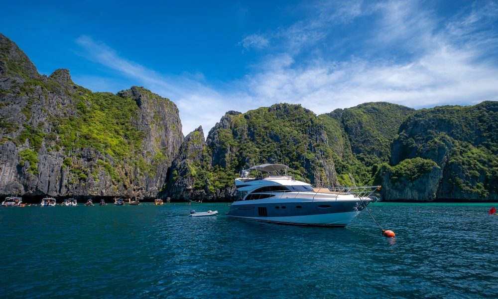 Yacht,Docked,For,Tourists,To,Swimming,In,Pileh,Lagoon,Bay